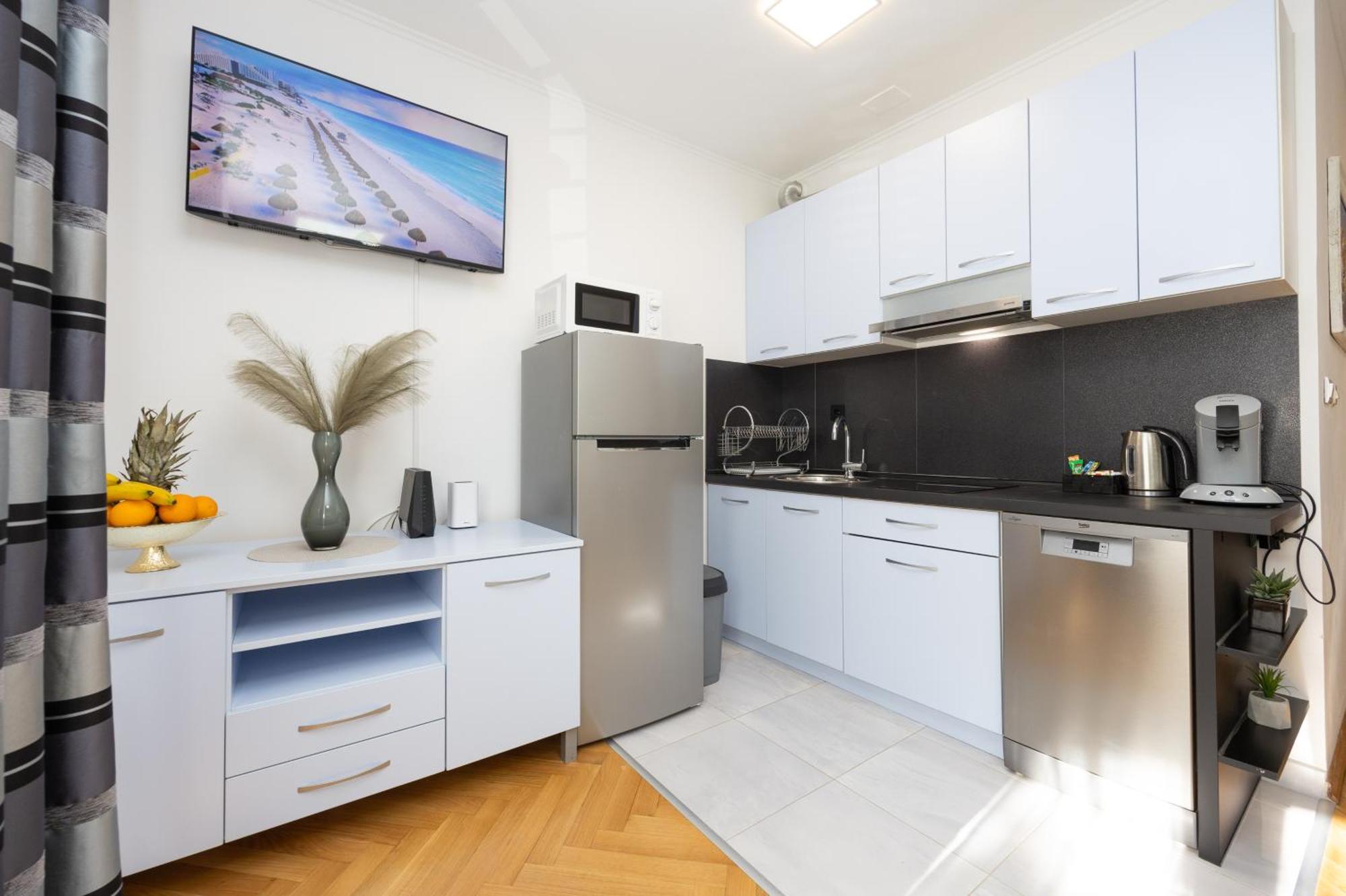 Apartment Paolo By The Beach Znjan Split Buitenkant foto